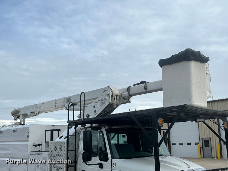 image for item ET6565 2014 International 4400 forestry bucket truck