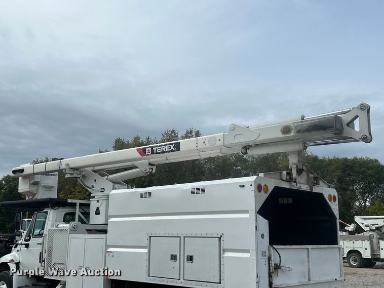 image for item ET6565 2014 International 4400 forestry bucket truck