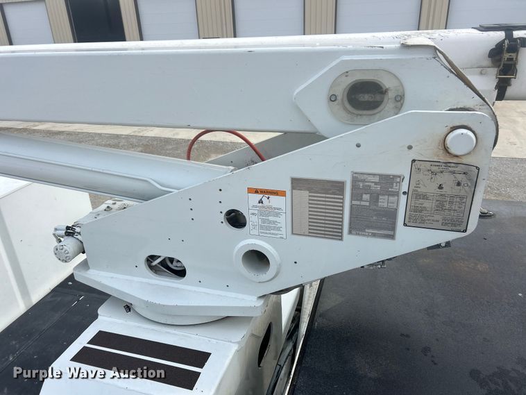 image for item ET6565 2014 International 4400 forestry bucket truck