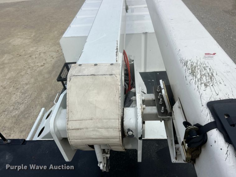 image for item ET6565 2014 International 4400 forestry bucket truck