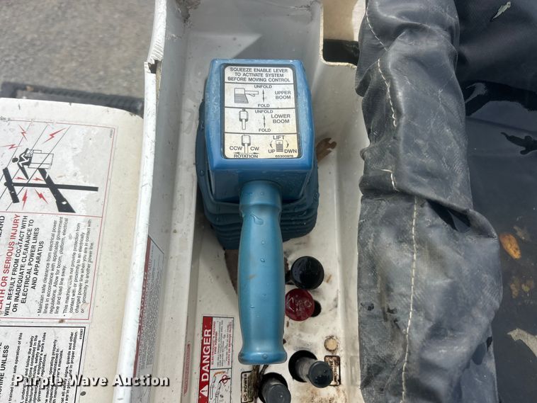 image for item ET6565 2014 International 4400 forestry bucket truck