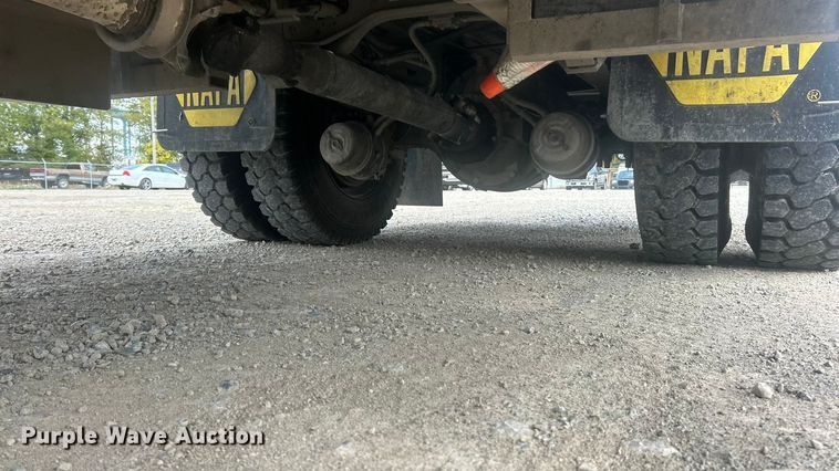 image for item ET6565 2014 International 4400 forestry bucket truck