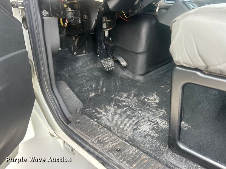 image for item ET6565 2014 International 4400 forestry bucket truck