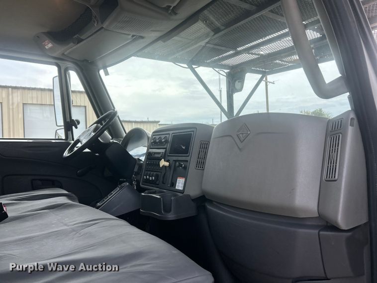 image for item ET6565 2014 International 4400 forestry bucket truck