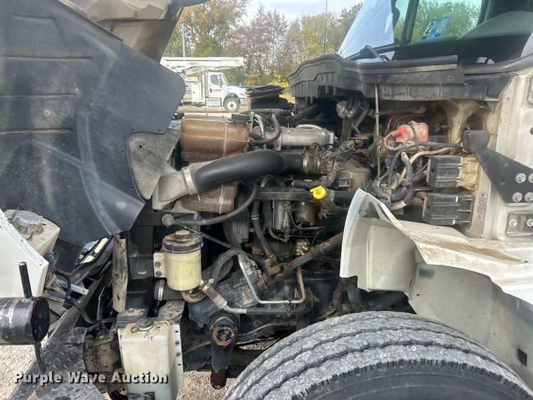 image for item ET6565 2014 International 4400 forestry bucket truck