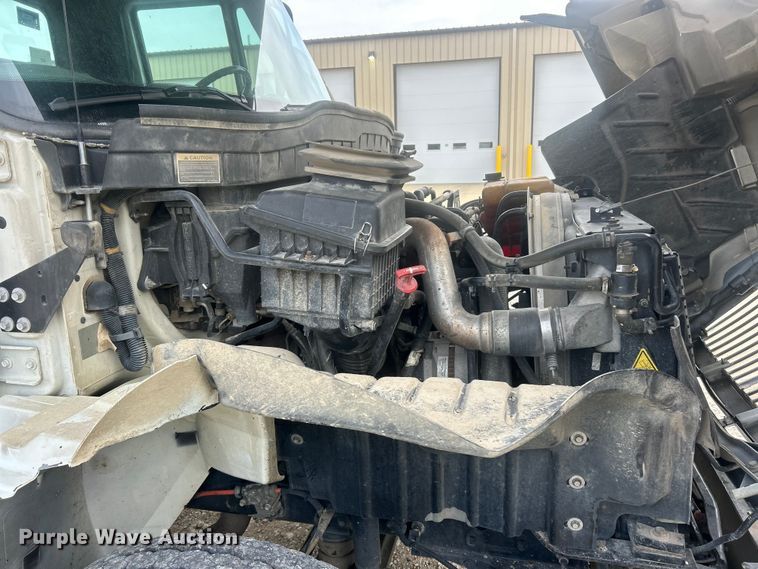 image for item ET6565 2014 International 4400 forestry bucket truck