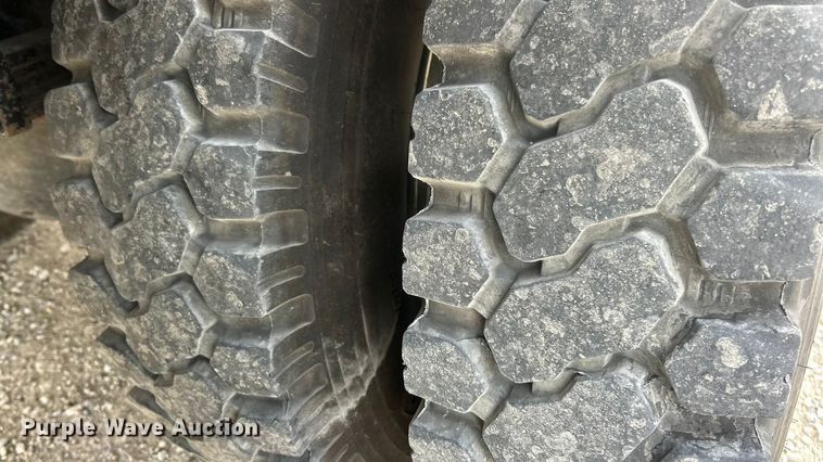 image for item ET6565 2014 International 4400 forestry bucket truck