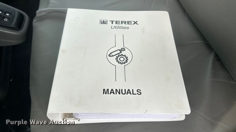 image for item ET6565 2014 International 4400 forestry bucket truck