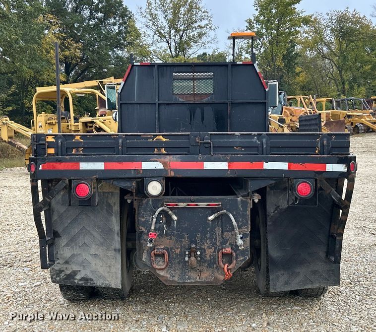 image for item ET6575 1995 International 4900 flatbed truck