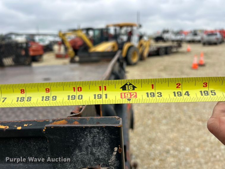 image for item ET6575 1995 International 4900 flatbed truck