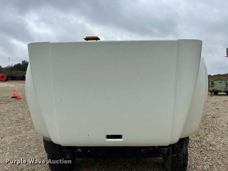 image for item ET6575 1995 International 4900 flatbed truck