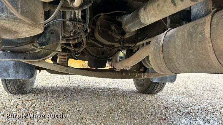 image for item ET6575 1995 International 4900 flatbed truck