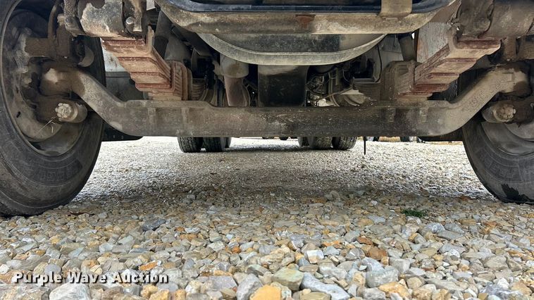 image for item ET6575 1995 International 4900 flatbed truck