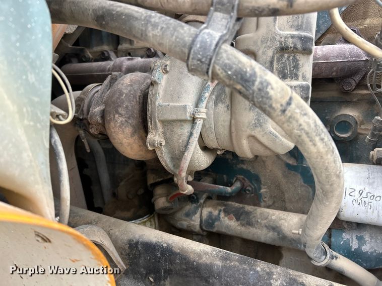 image for item ET6575 1995 International 4900 flatbed truck