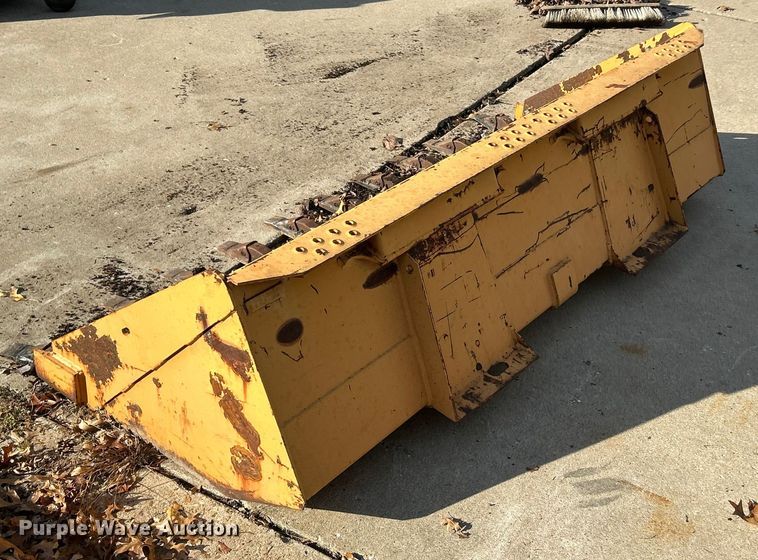 image for item ET6604 Case skid steer bucket