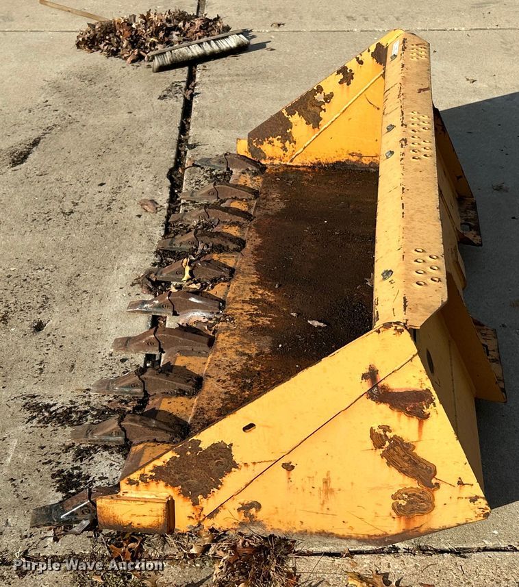 image for item ET6604 Case skid steer bucket