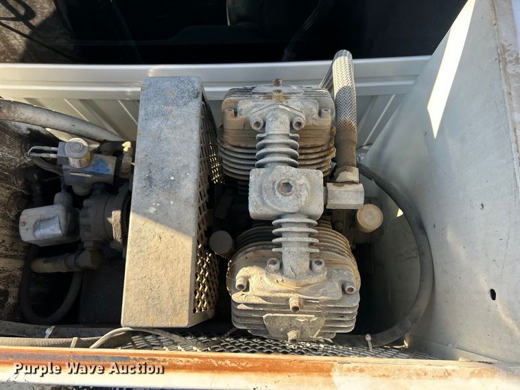 image for item ET6614 2012 Dodge Ram 5500 utility / service truck