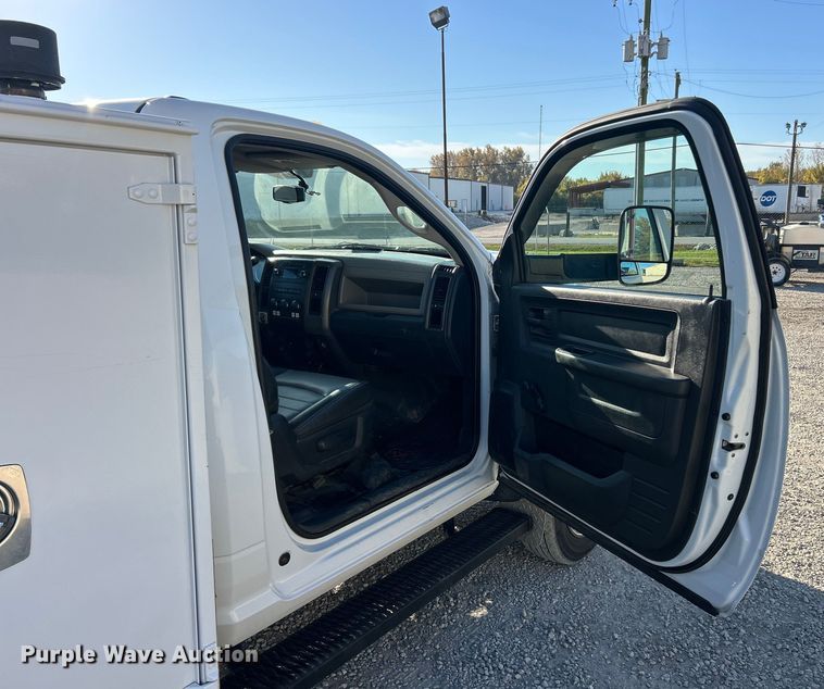 image for item ET6614 2012 Dodge Ram 5500 utility / service truck