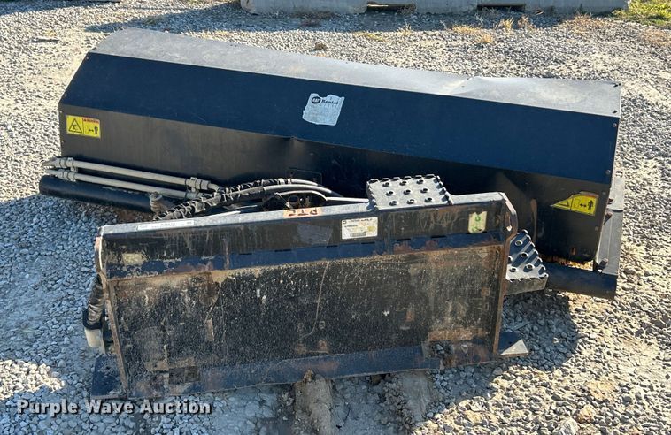 image for item ET6619 Caterpillar BA18 skid steer broom