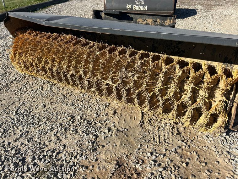 image for item ET6619 Caterpillar BA18 skid steer broom