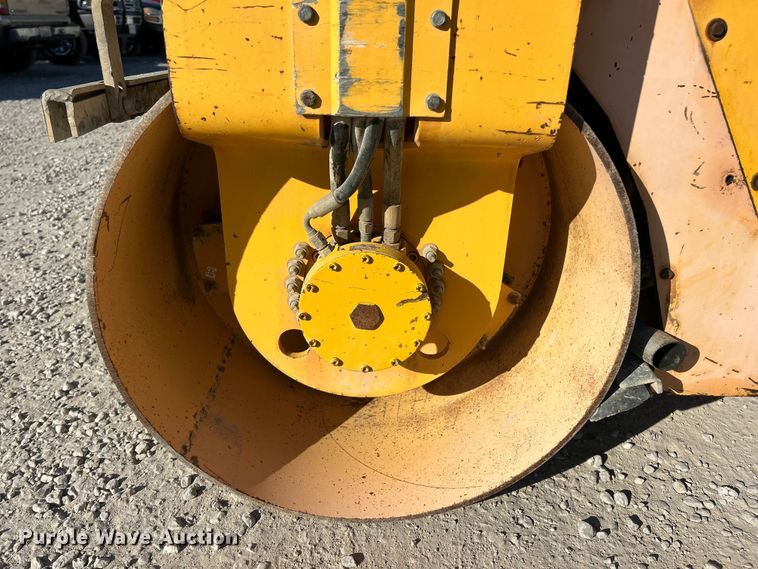 image for item ET6621 1998 Dynapac CC122 double drum vibratory roller