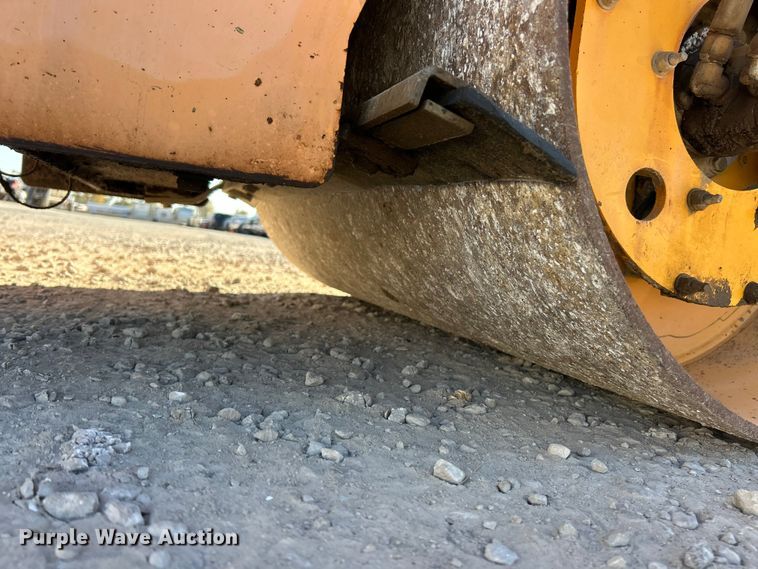 image for item ET6621 1998 Dynapac CC122 double drum vibratory roller