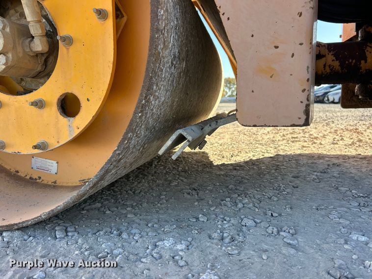 image for item ET6621 1998 Dynapac CC122 double drum vibratory roller