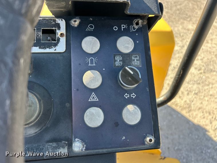 image for item ET6621 1998 Dynapac CC122 double drum vibratory roller