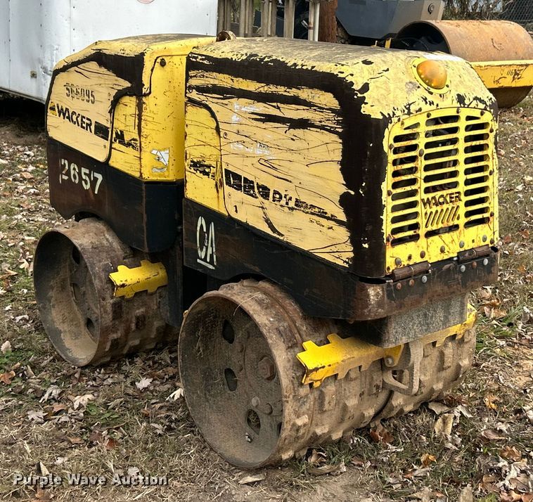 image for item ET6636 2005 Wacker Neuson RT82-SC trench compactor