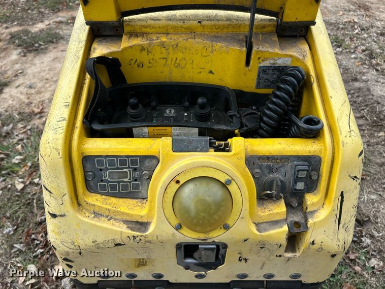 image for item ET6636 2005 Wacker Neuson RT82-SC trench compactor