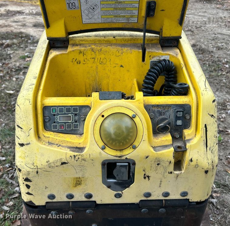 image for item ET6636 2005 Wacker Neuson RT82-SC trench compactor