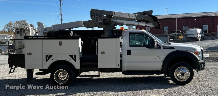 image for item ET6644 2011 Ford F550 Super Duty XL bucket truck