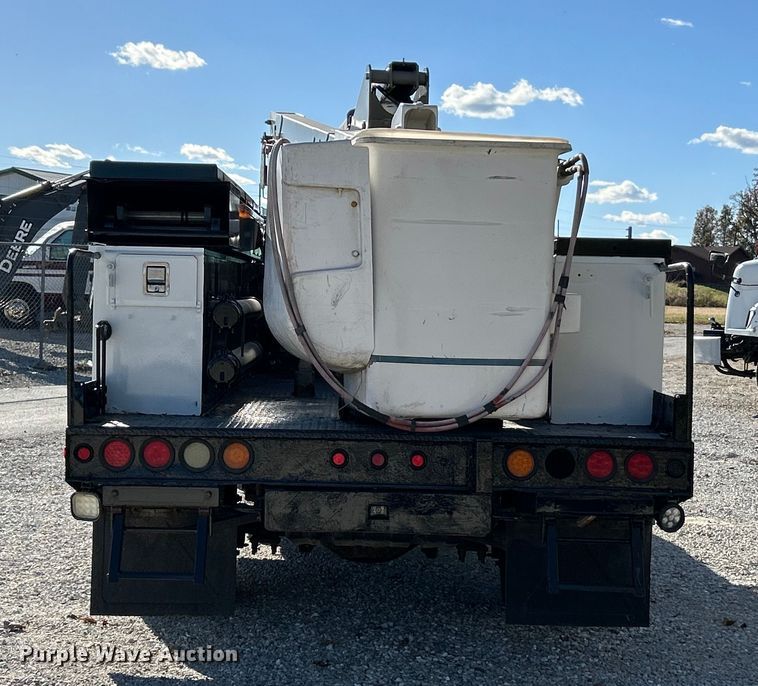 image for item ET6644 2011 Ford F550 Super Duty XL bucket truck
