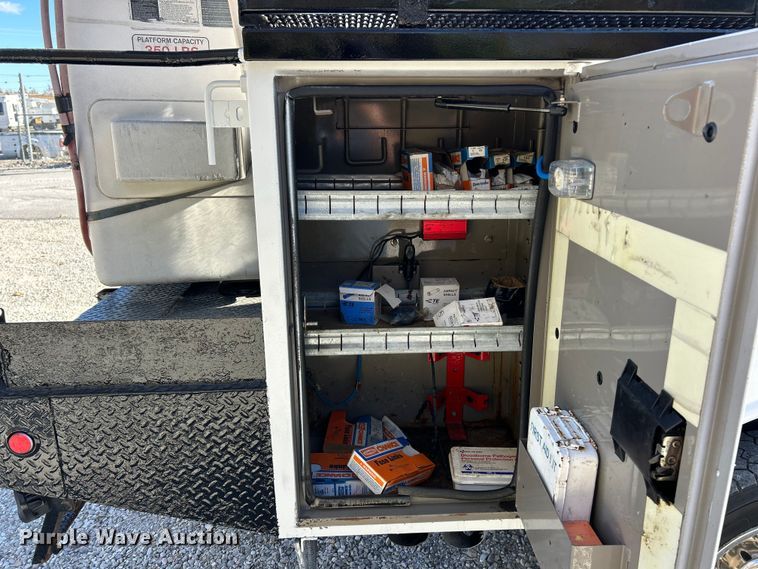 image for item ET6644 2011 Ford F550 Super Duty XL bucket truck