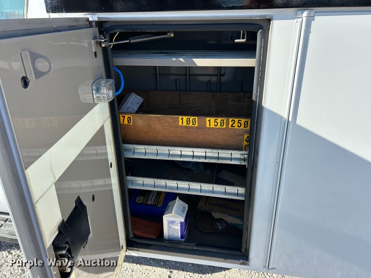 image for item ET6644 2011 Ford F550 Super Duty XL bucket truck