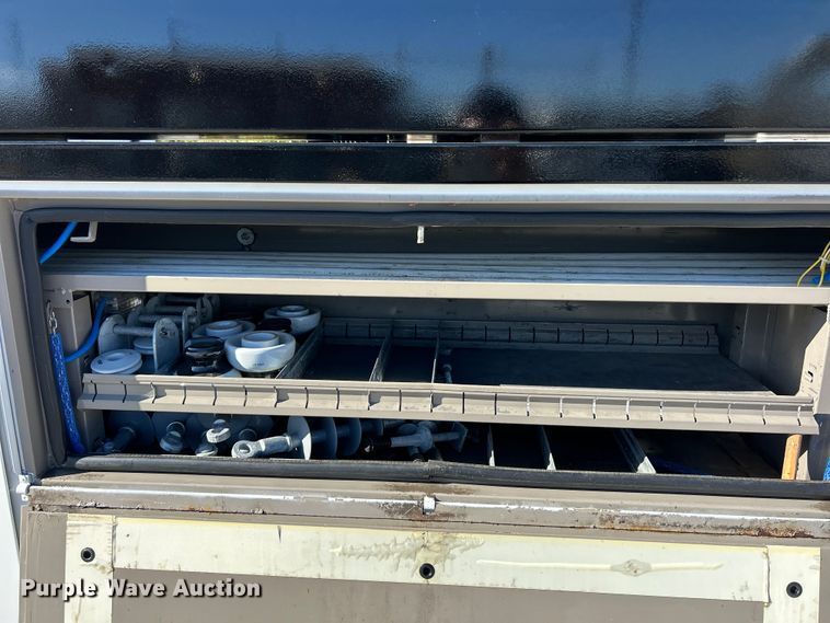 image for item ET6644 2011 Ford F550 Super Duty XL bucket truck