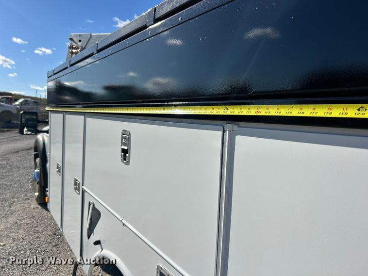 image for item ET6644 2011 Ford F550 Super Duty XL bucket truck