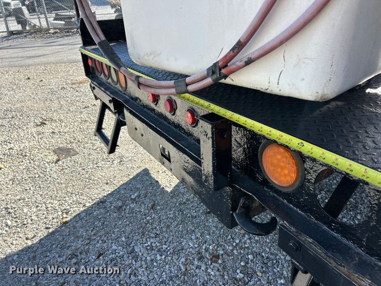 image for item ET6644 2011 Ford F550 Super Duty XL bucket truck