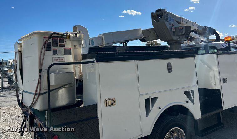 image for item ET6644 2011 Ford F550 Super Duty XL bucket truck