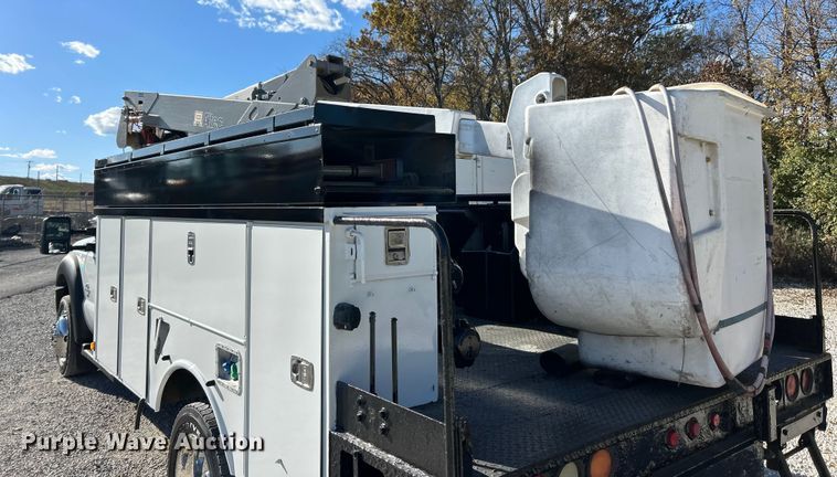 image for item ET6644 2011 Ford F550 Super Duty XL bucket truck