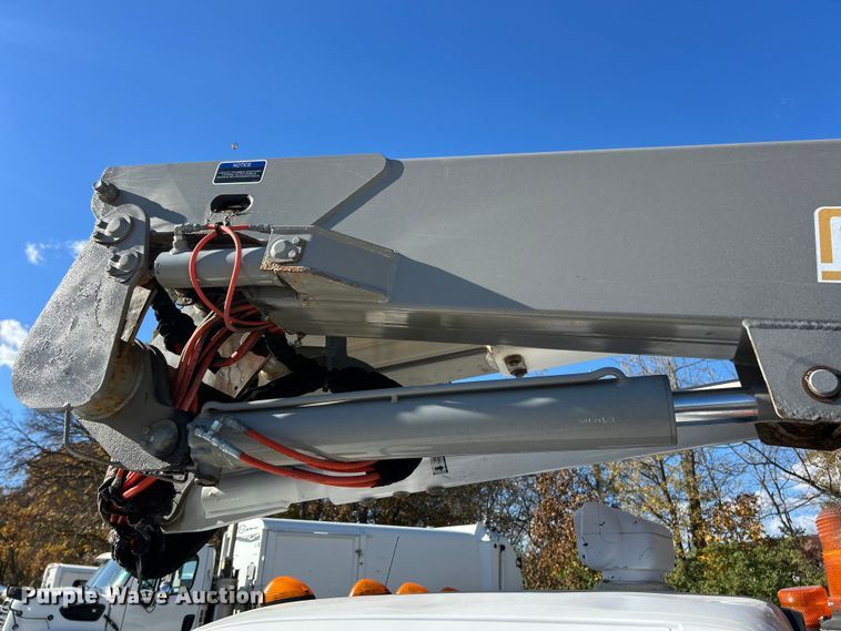 image for item ET6644 2011 Ford F550 Super Duty XL bucket truck