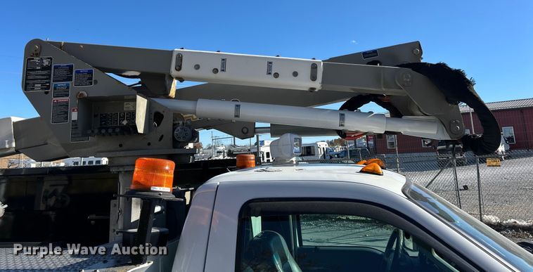 image for item ET6644 2011 Ford F550 Super Duty XL bucket truck