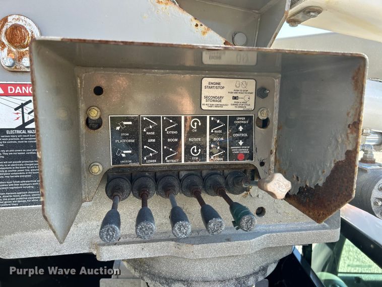 image for item ET6644 2011 Ford F550 Super Duty XL bucket truck