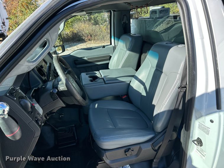 image for item ET6644 2011 Ford F550 Super Duty XL bucket truck