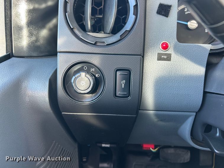 image for item ET6644 2011 Ford F550 Super Duty XL bucket truck