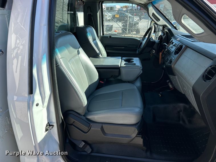 image for item ET6644 2011 Ford F550 Super Duty XL bucket truck