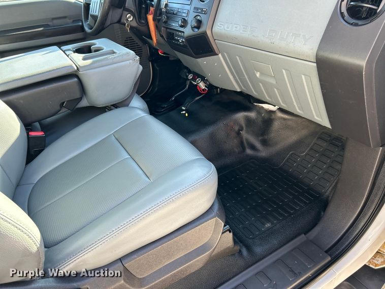 image for item ET6644 2011 Ford F550 Super Duty XL bucket truck