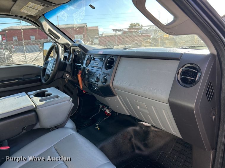 image for item ET6644 2011 Ford F550 Super Duty XL bucket truck