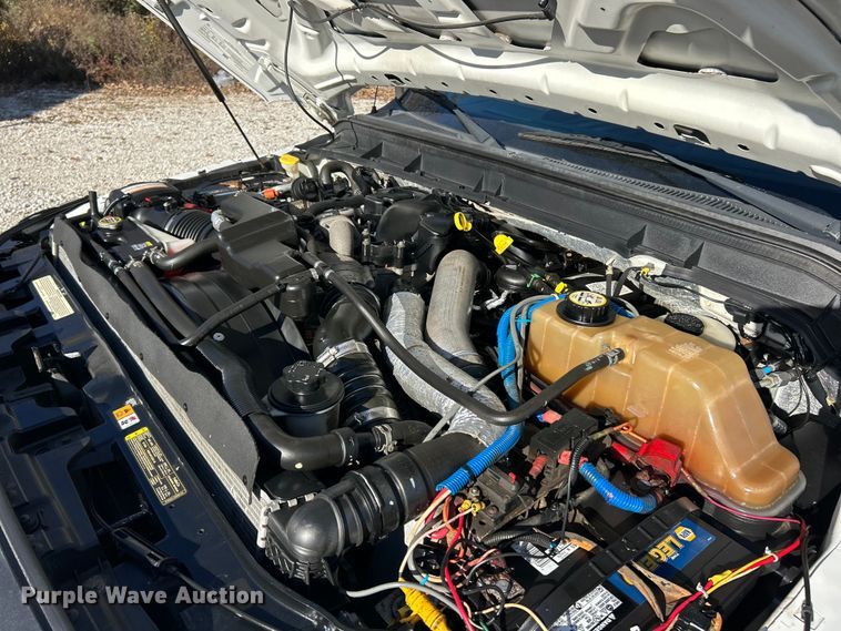 image for item ET6644 2011 Ford F550 Super Duty XL bucket truck