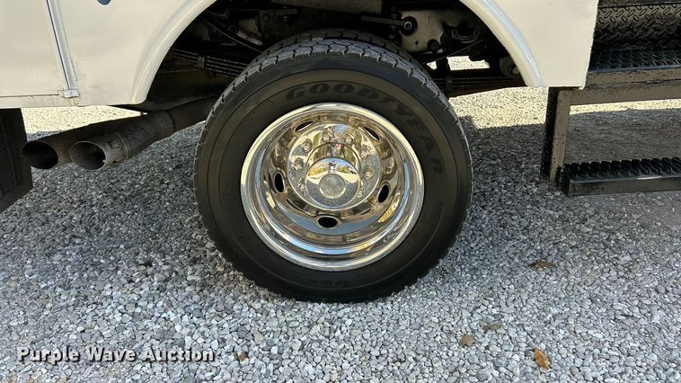 image for item ET6644 2011 Ford F550 Super Duty XL bucket truck